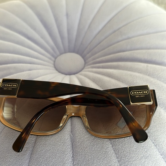 Coach Sunglasses - Picture 5 of 6